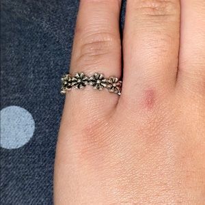 daisy pinky ring